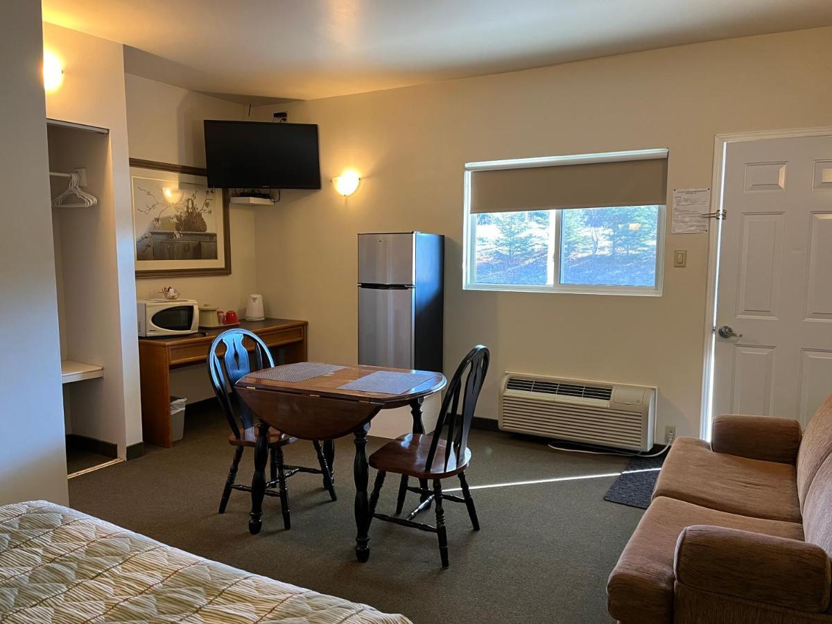 Calabogie Motor Inn Kültér fotó