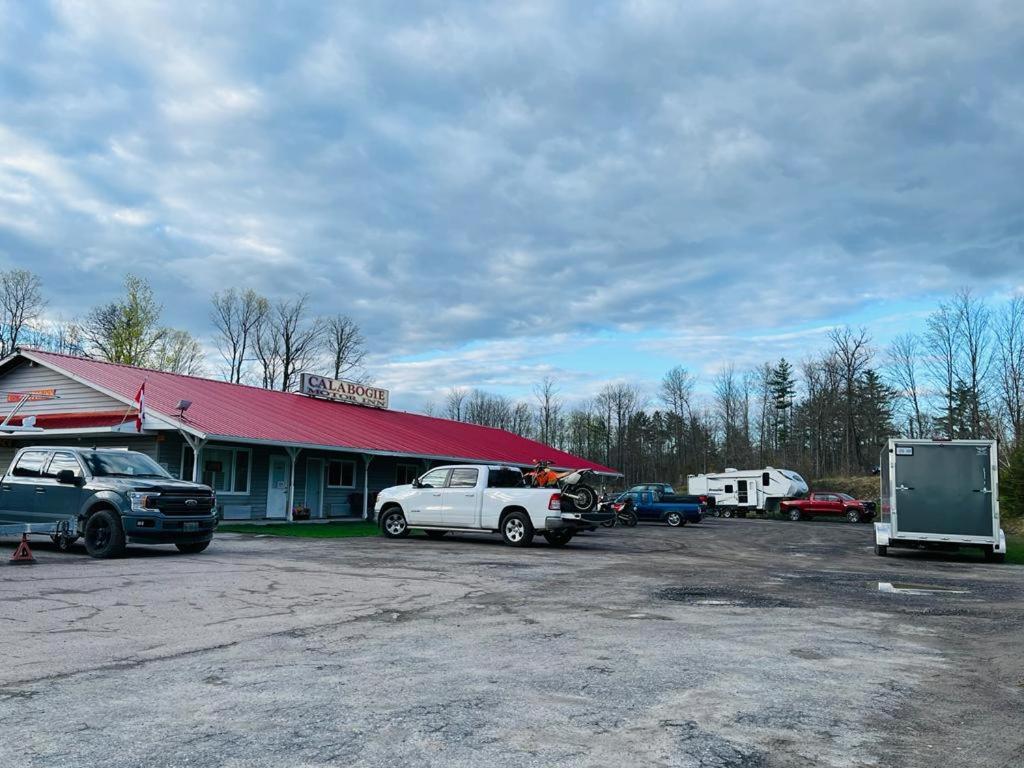 Calabogie Motor Inn Kültér fotó