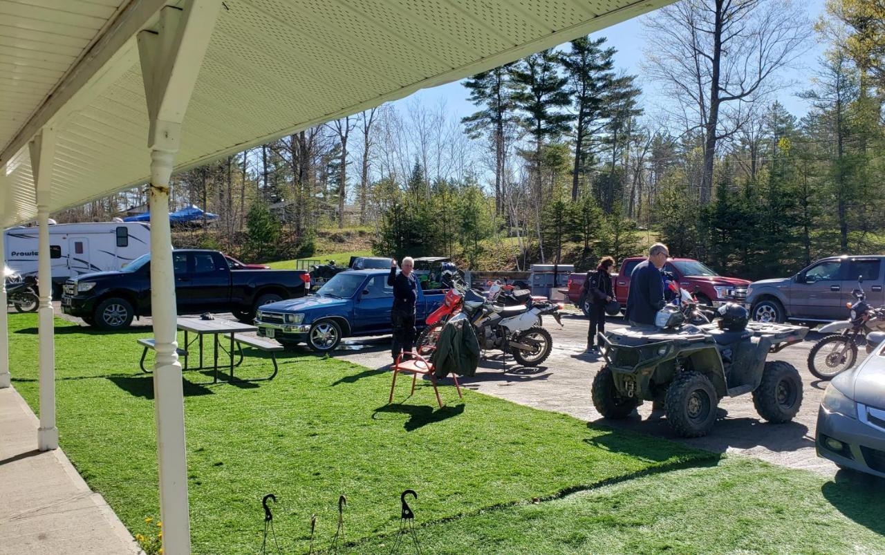 Calabogie Motor Inn Kültér fotó