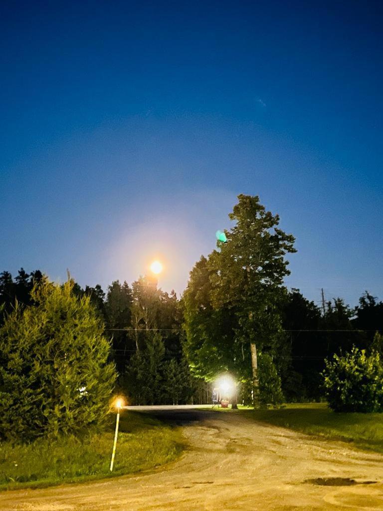 Calabogie Motor Inn Kültér fotó