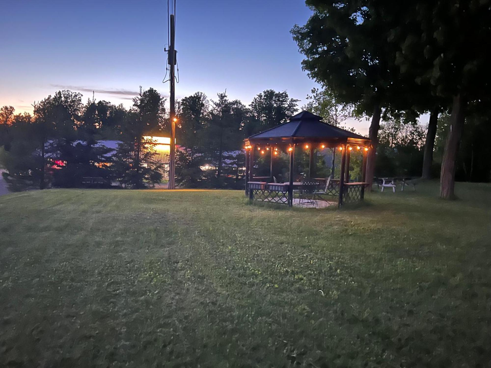 Calabogie Motor Inn Kültér fotó