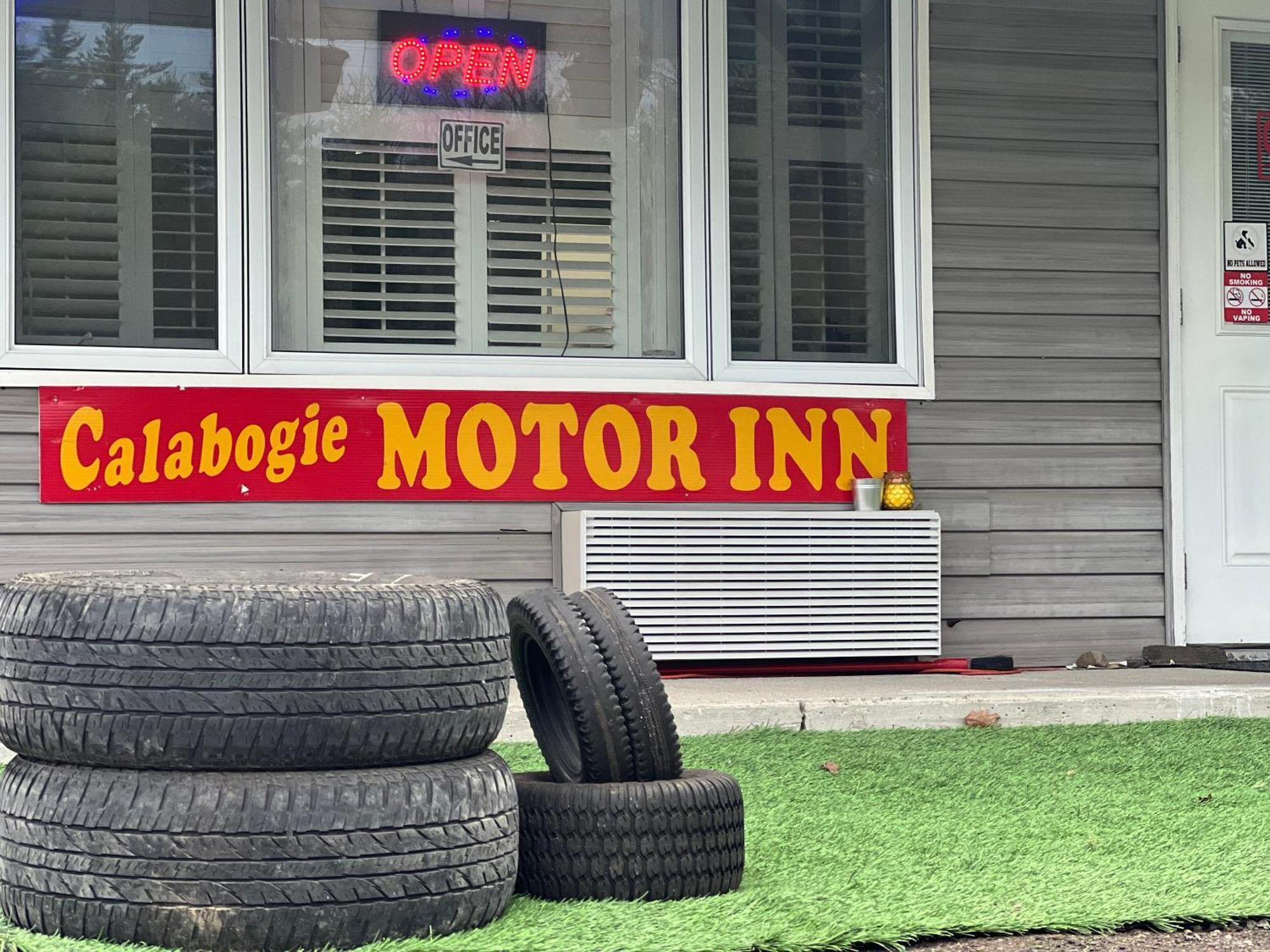 Calabogie Motor Inn Kültér fotó