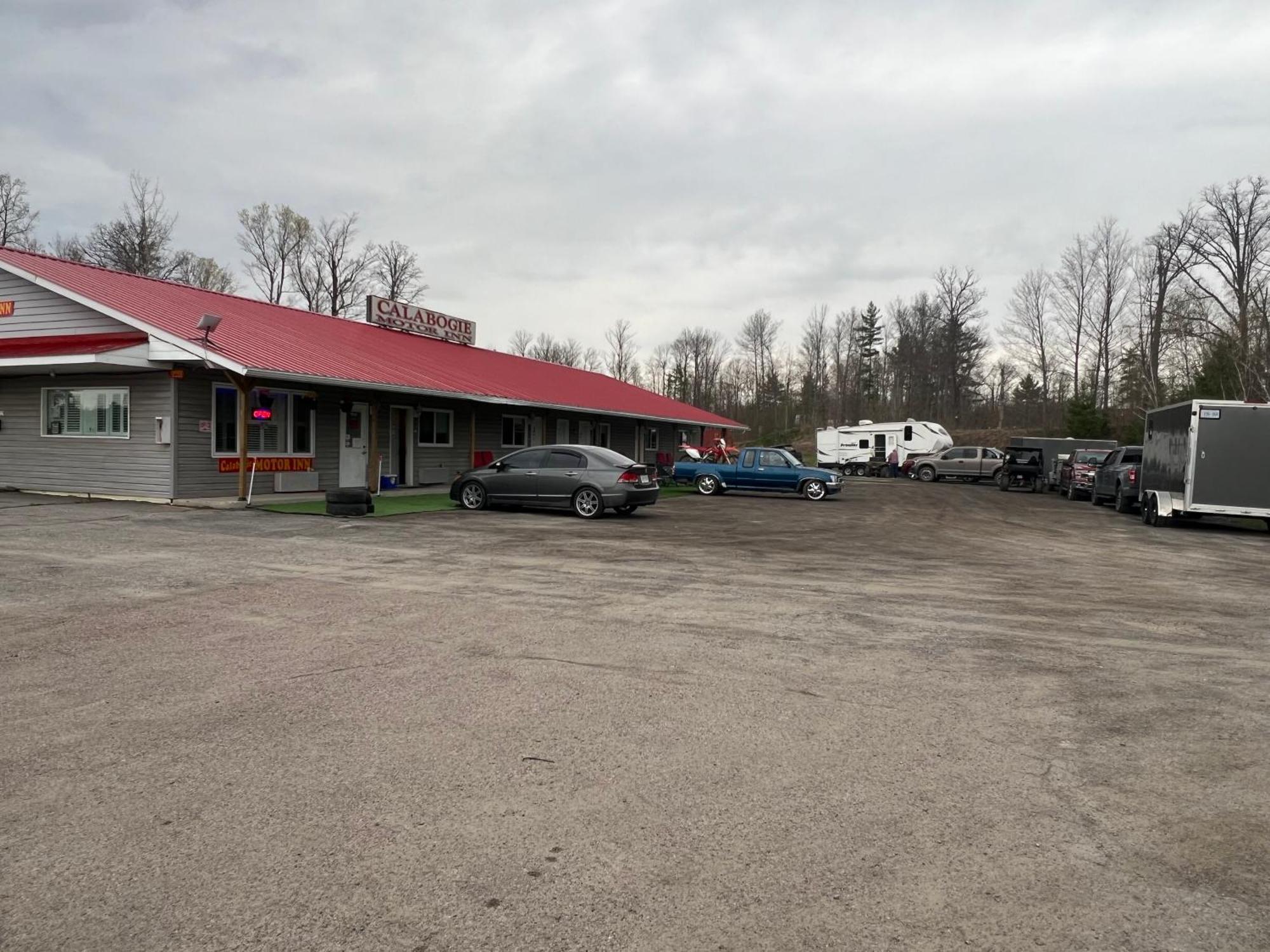 Calabogie Motor Inn Kültér fotó