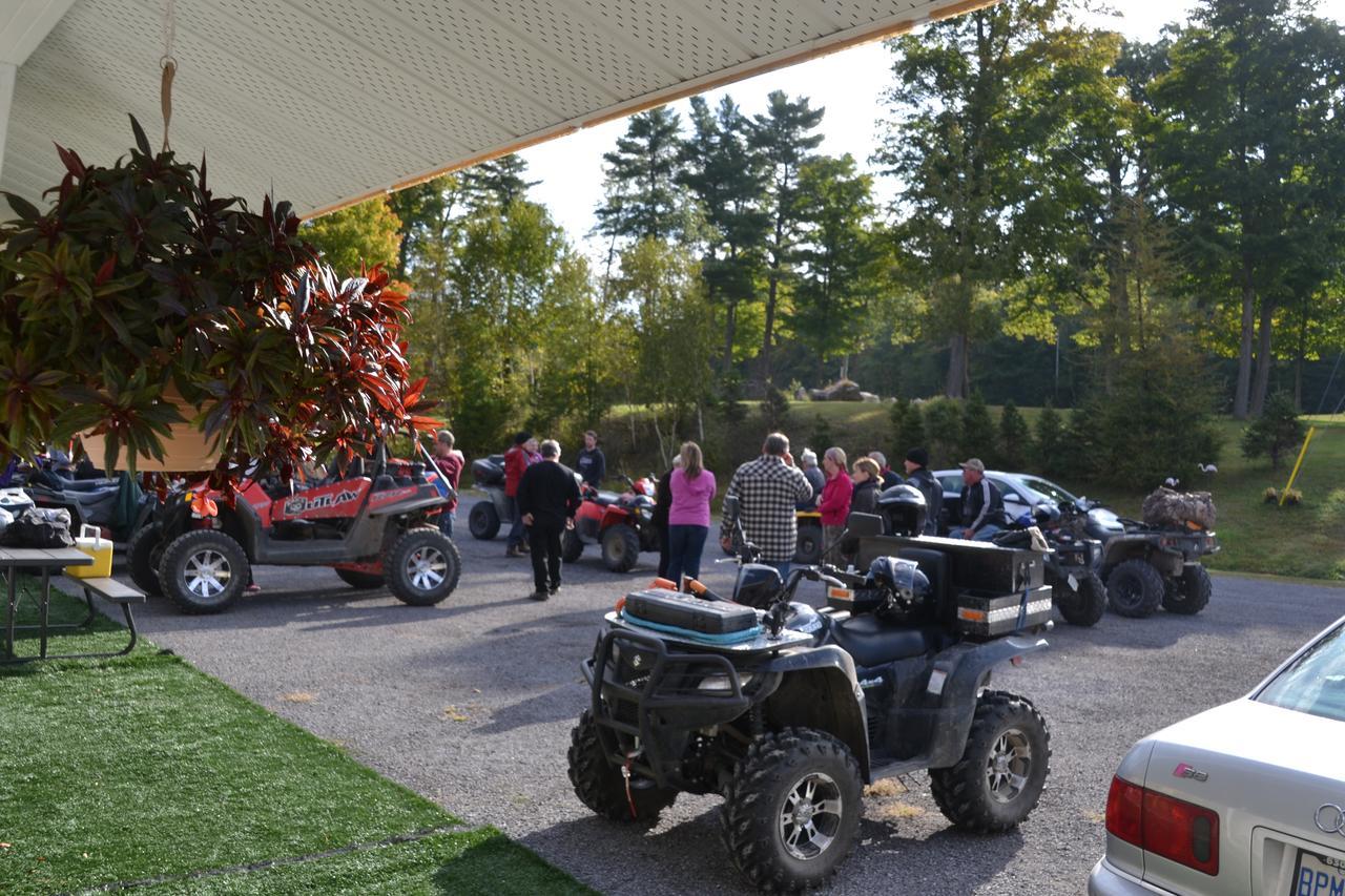 Calabogie Motor Inn Kültér fotó